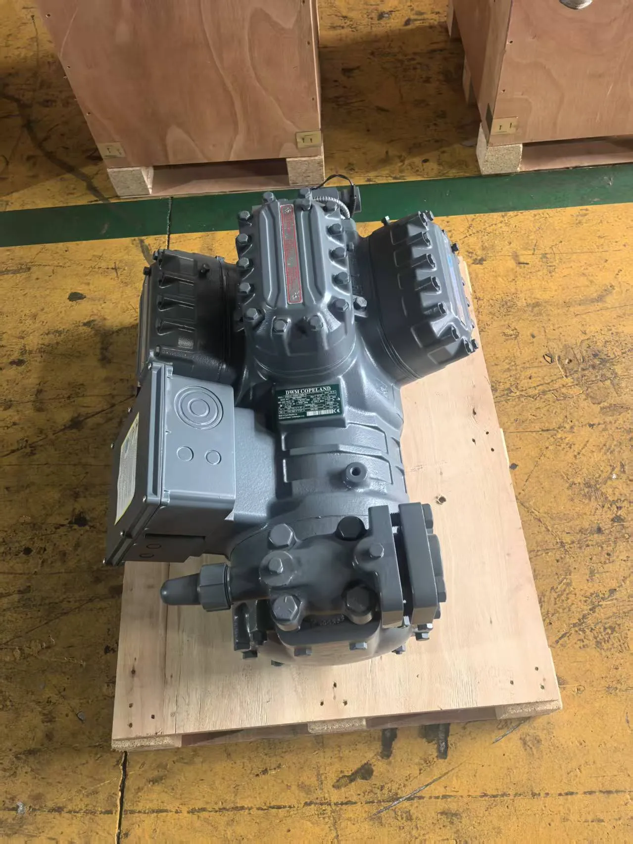 DWM Copeland Semi-Hermetic Reciprocating Refrigeration Compressor •