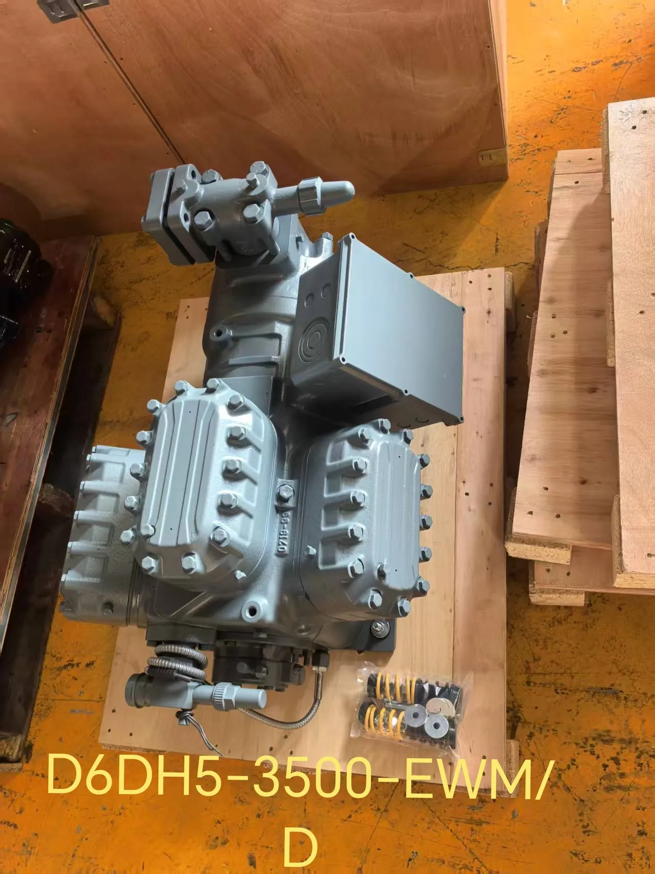 DWM Copeland Semi-Hermetic Reciprocating Refrigeration Compressor •