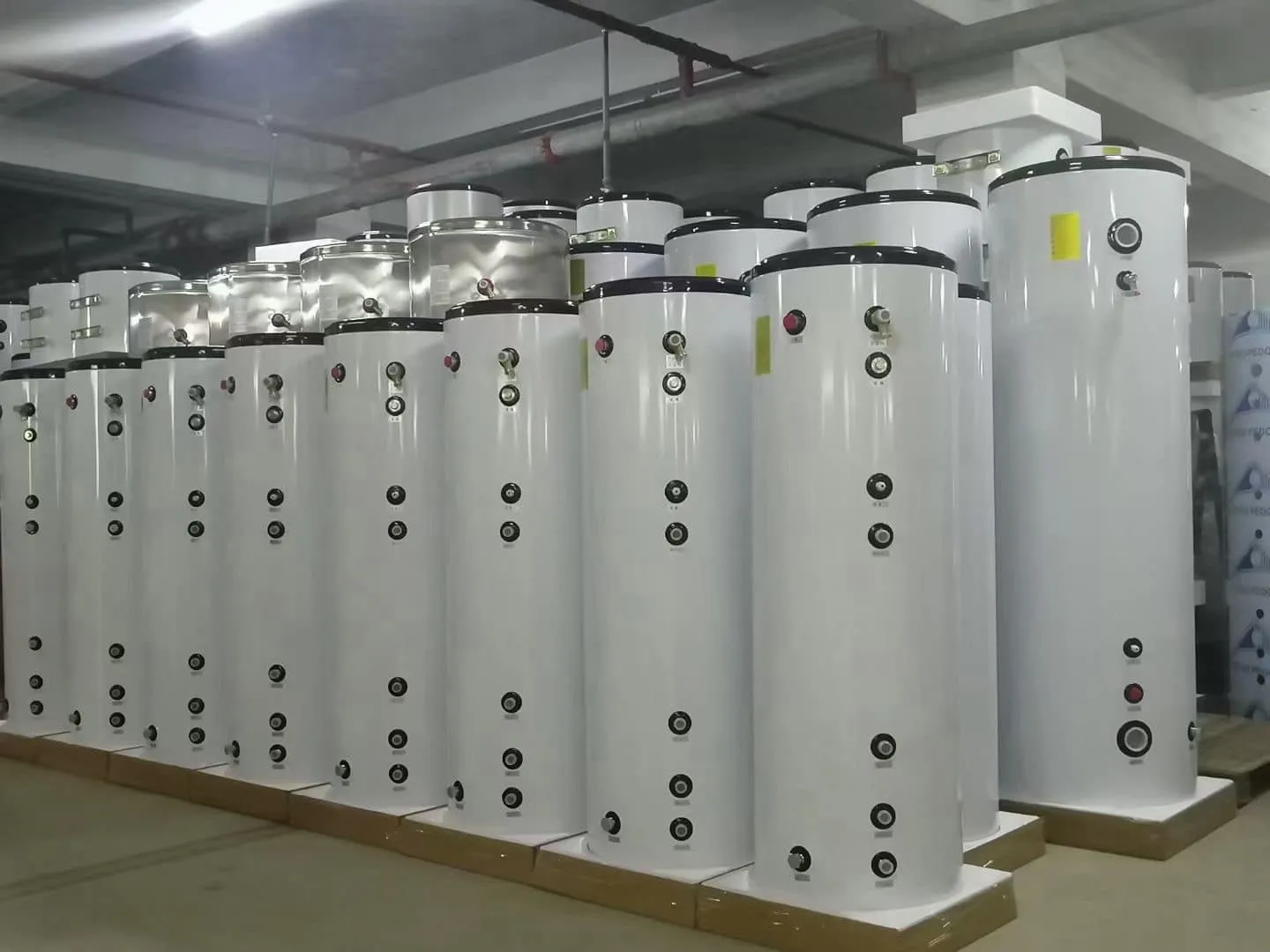 300L Premium Pressurized Vertical Buffer Tank for Heat Pump and HVAC System