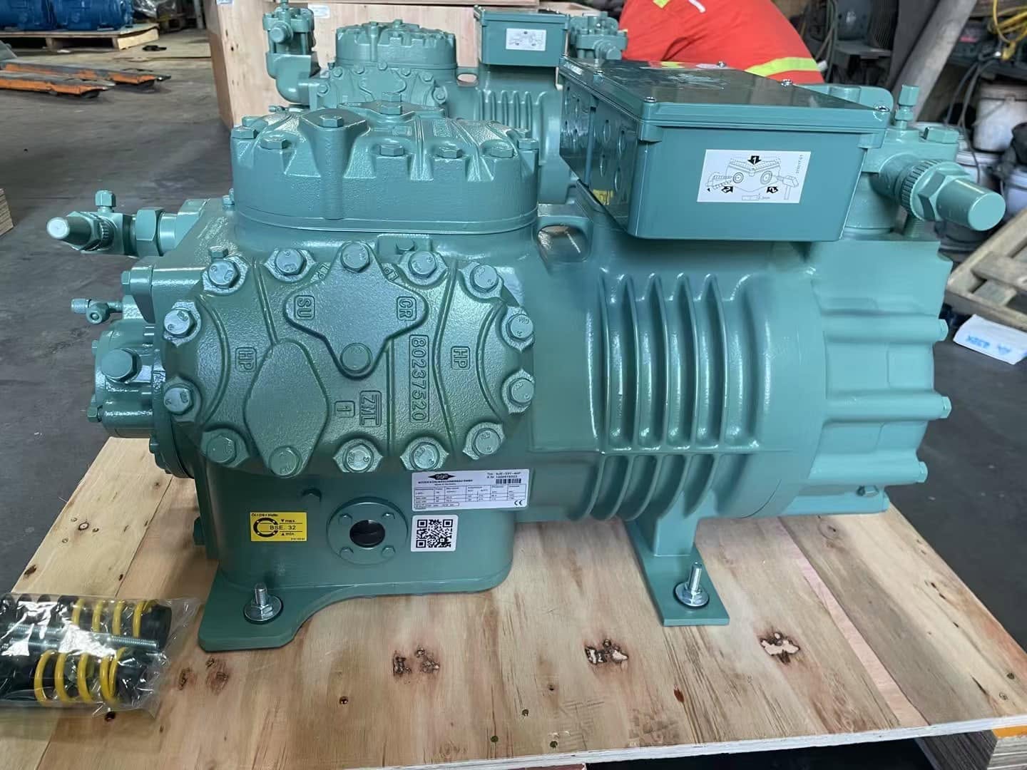 6JE-33Y-40P Semi-hermetic Reciprocating Compressor for Cold Room