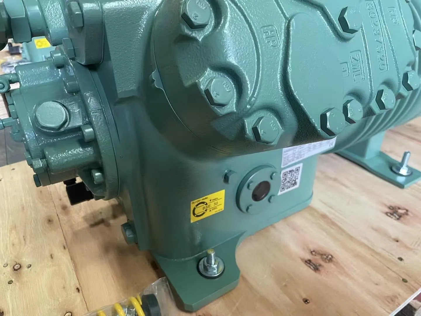 6JE-33Y-40P Semi-hermetic Reciprocating Compressor for Cold Room